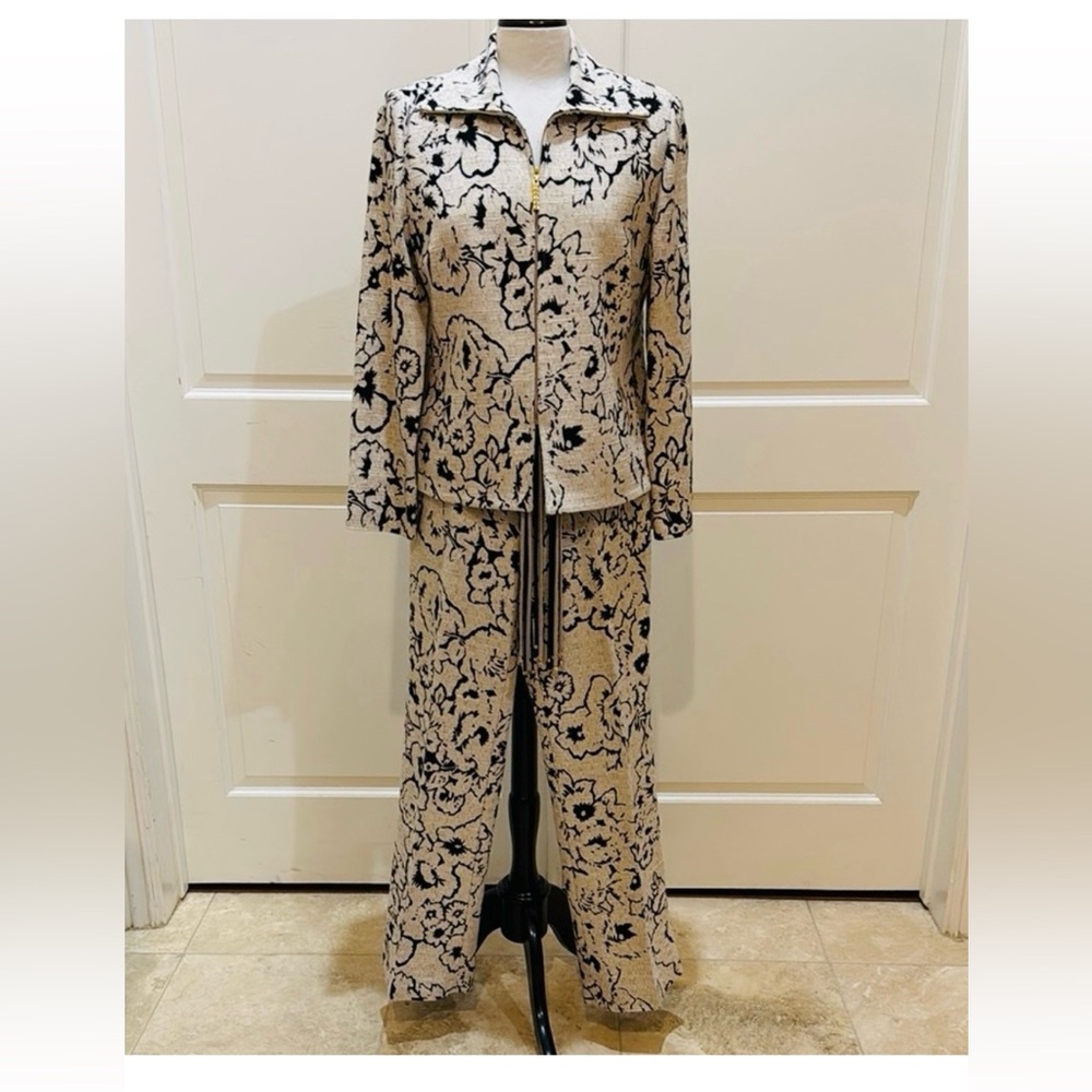 St. John ladies suit jacket (S) pants (2) price is firm